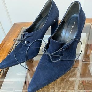Richard Tyler lace ups. Perfect for fall and spring! Great shape heel.
